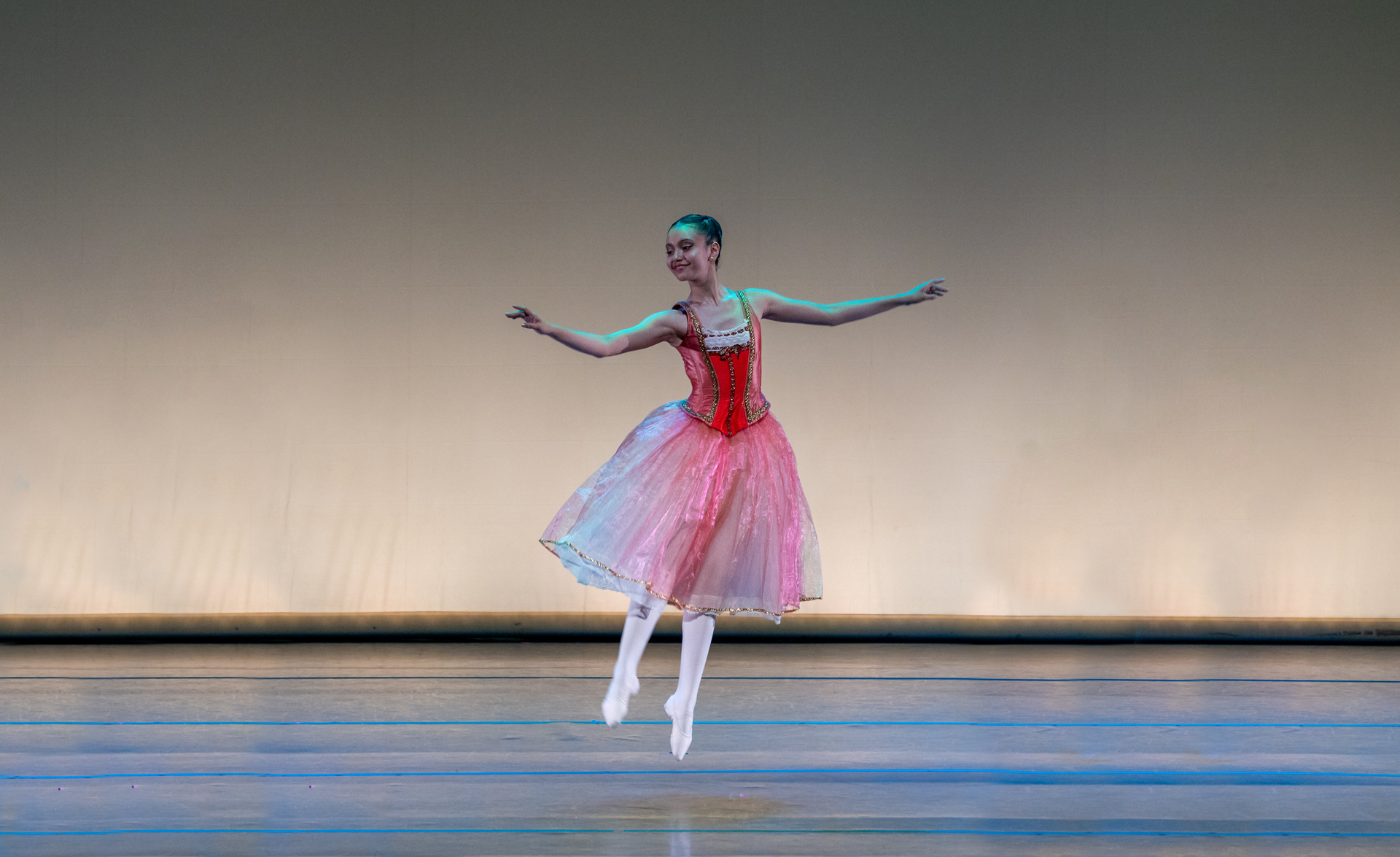 Estudiante de ballet de Teatro del Lago gana beca y viaja a México